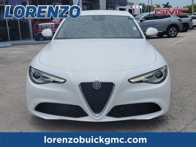 2021 Alfa Romeo Giulia Base