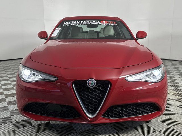 2021 Alfa Romeo Giulia Base