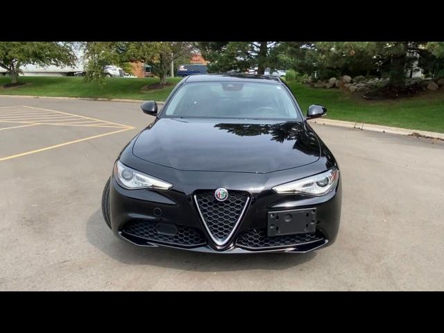 2021 Alfa Romeo Giulia Base