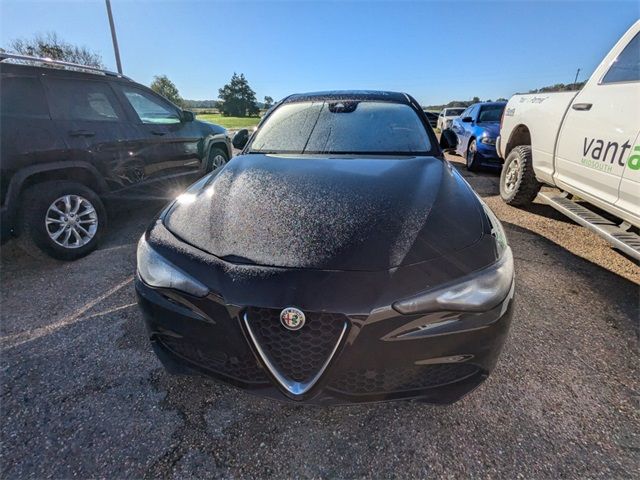 2021 Alfa Romeo Giulia Base