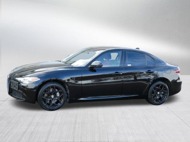 2021 Alfa Romeo Giulia Base