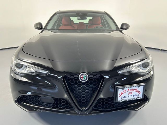 2021 Alfa Romeo Giulia Base