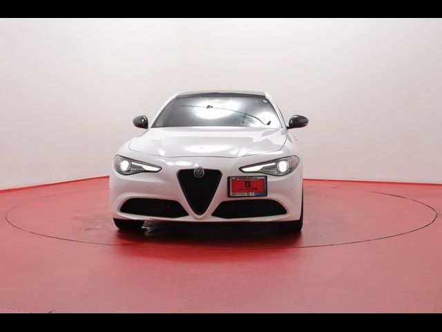 2021 Alfa Romeo Giulia Base