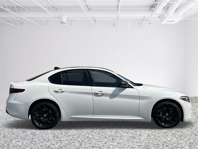 2021 Alfa Romeo Giulia Base