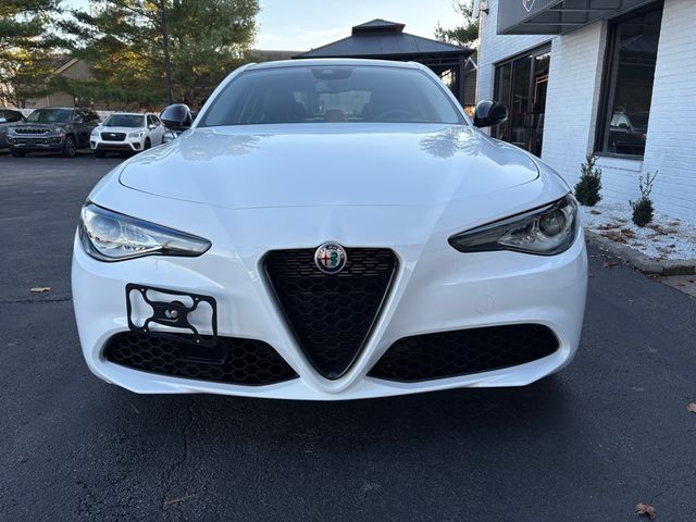 2021 Alfa Romeo Giulia Base