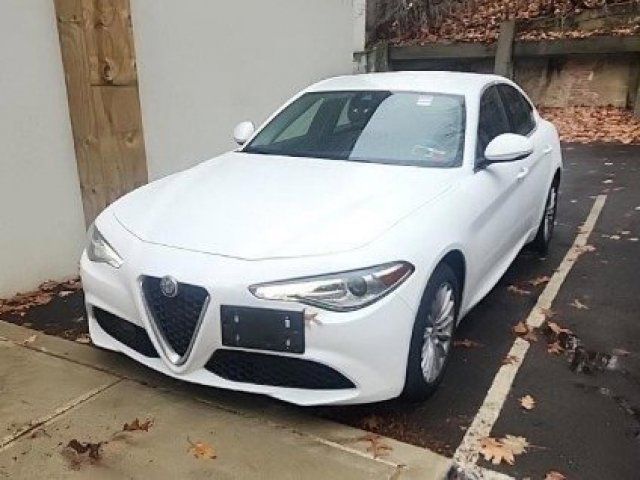 2021 Alfa Romeo Giulia Base