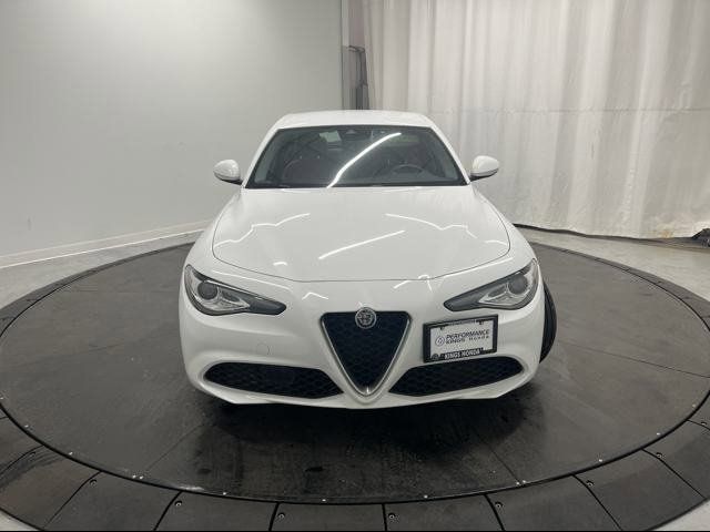 2021 Alfa Romeo Giulia Base