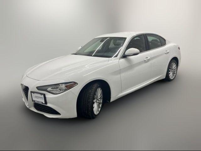 2021 Alfa Romeo Giulia Base