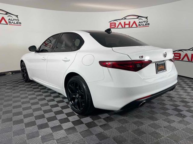 2021 Alfa Romeo Giulia Base