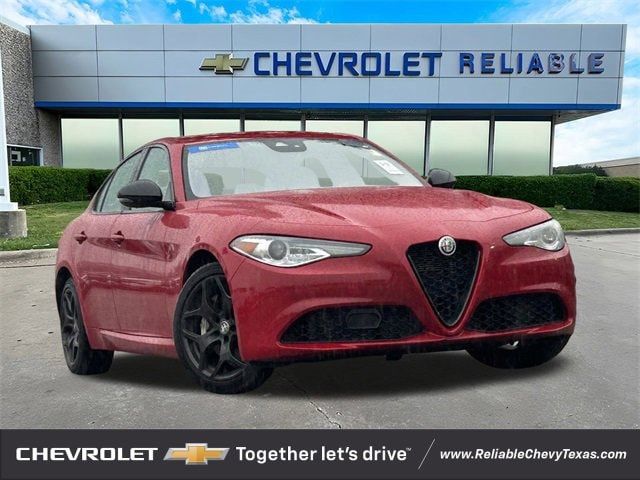 2021 Alfa Romeo Giulia Base