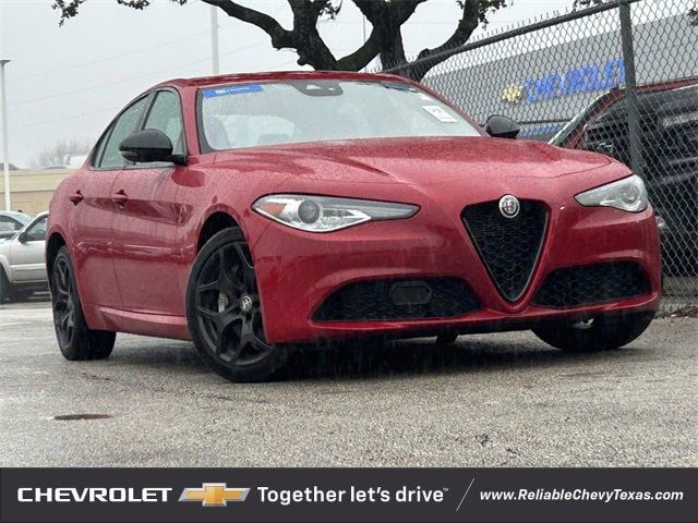 2021 Alfa Romeo Giulia Base