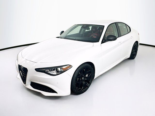 2021 Alfa Romeo Giulia Base