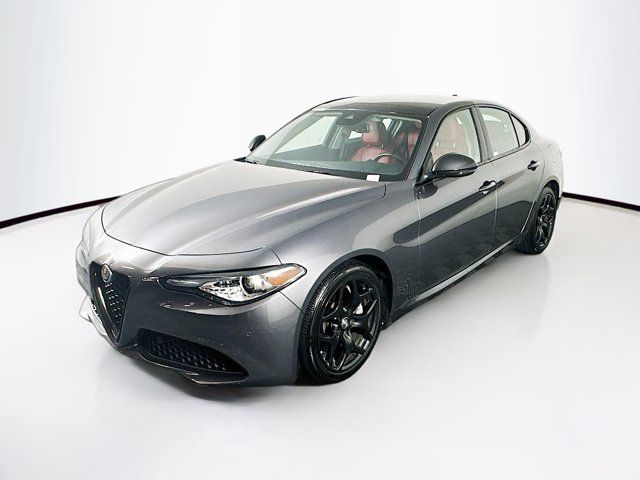 2021 Alfa Romeo Giulia Base