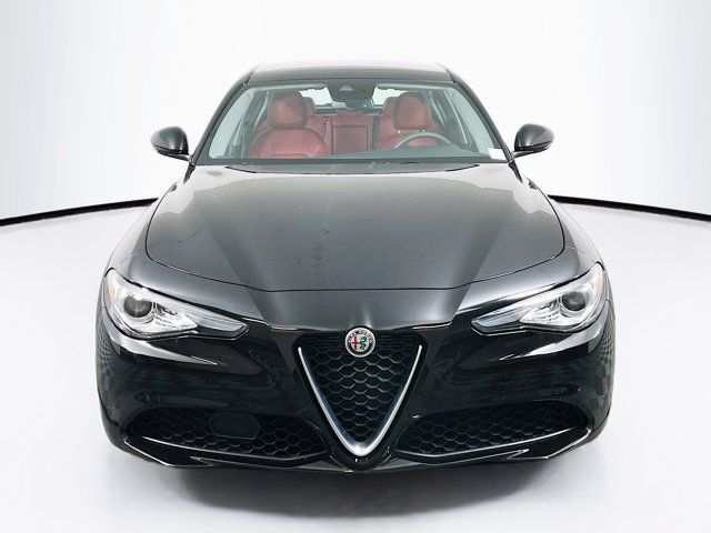 2021 Alfa Romeo Giulia Base