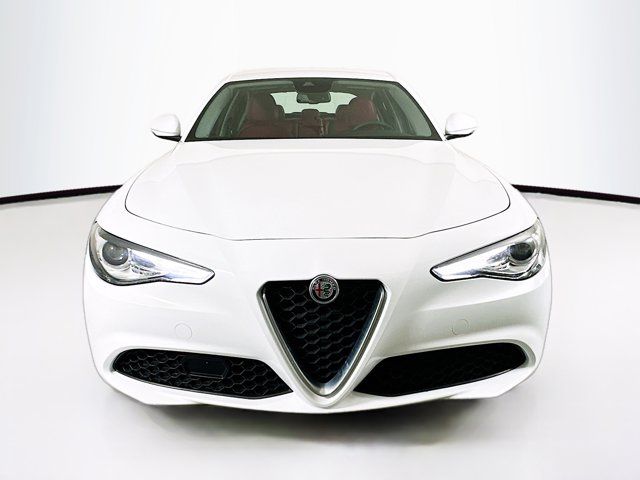 2021 Alfa Romeo Giulia Base