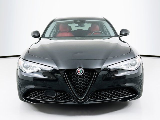 2021 Alfa Romeo Giulia Base