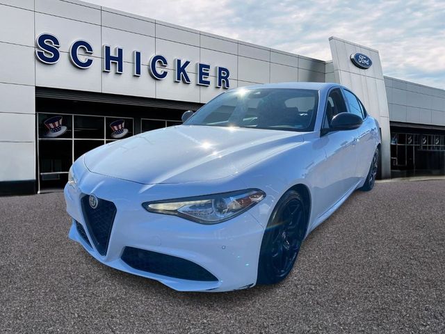 2021 Alfa Romeo Giulia Base