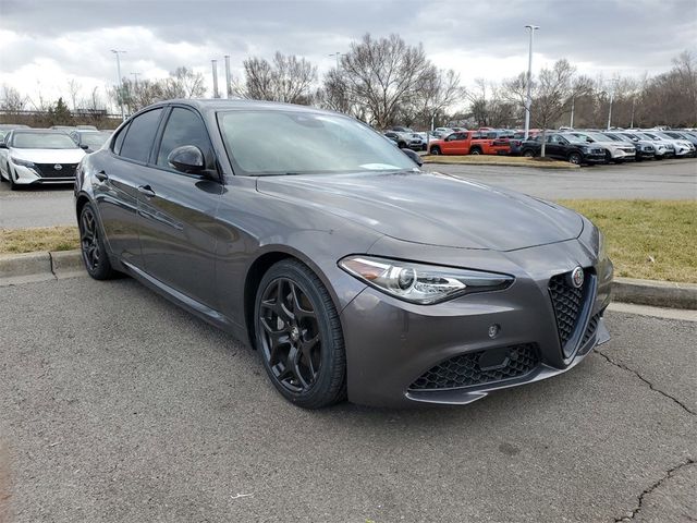 2021 Alfa Romeo Giulia Base