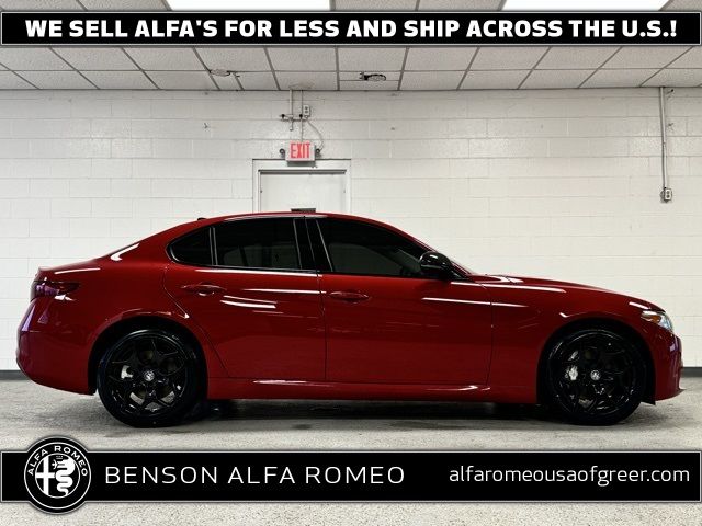 2021 Alfa Romeo Giulia Base