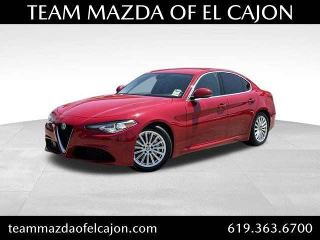 2021 Alfa Romeo Giulia Base