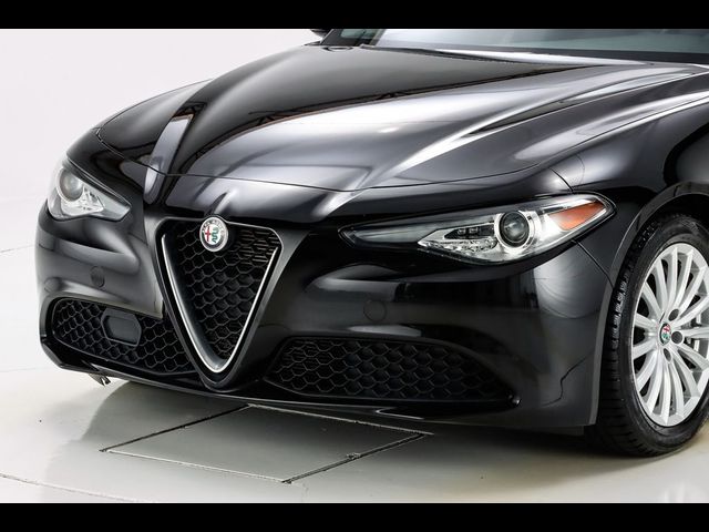 2021 Alfa Romeo Giulia Base