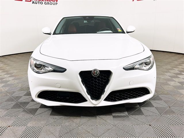 2021 Alfa Romeo Giulia Base