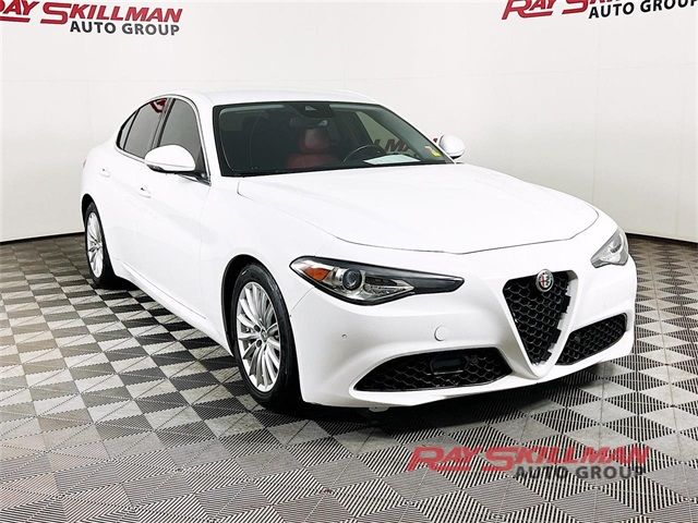 2021 Alfa Romeo Giulia Base