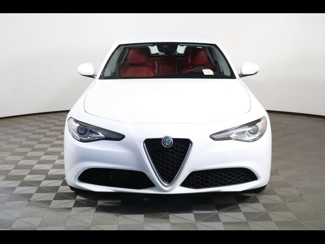 2021 Alfa Romeo Giulia Base