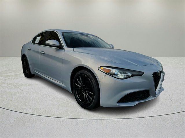 2021 Alfa Romeo Giulia Base