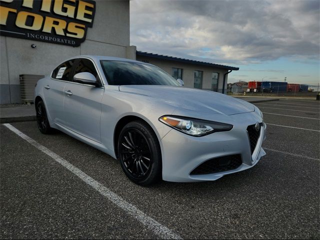 2021 Alfa Romeo Giulia Base