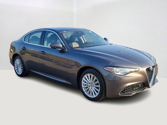 2021 Alfa Romeo Giulia Base