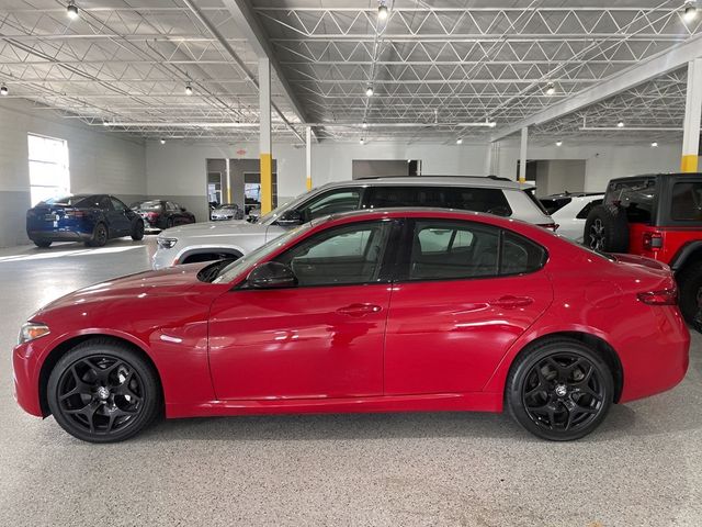 2021 Alfa Romeo Giulia Base