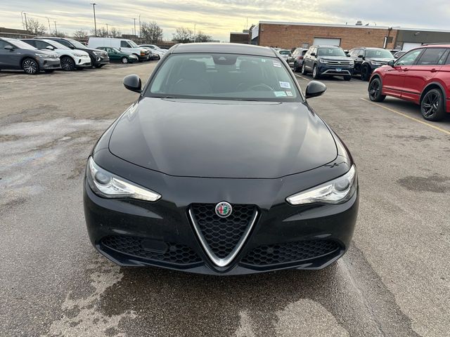 2021 Alfa Romeo Giulia Base