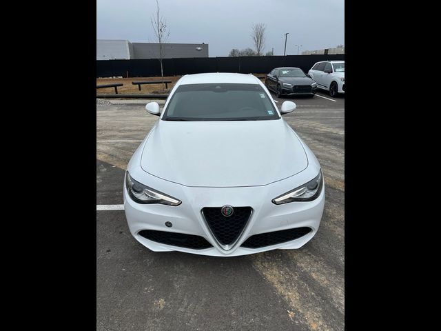 2021 Alfa Romeo Giulia Base