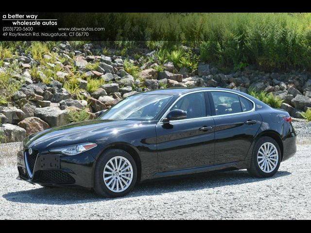 2021 Alfa Romeo Giulia Base