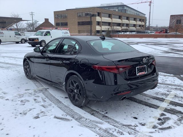 2021 Alfa Romeo Giulia Base