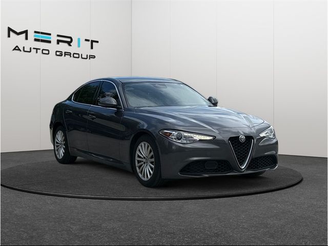 2021 Alfa Romeo Giulia Base