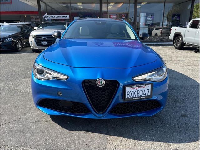 2021 Alfa Romeo Giulia Base