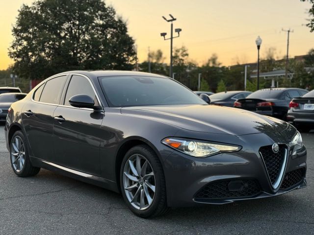 2021 Alfa Romeo Giulia Base