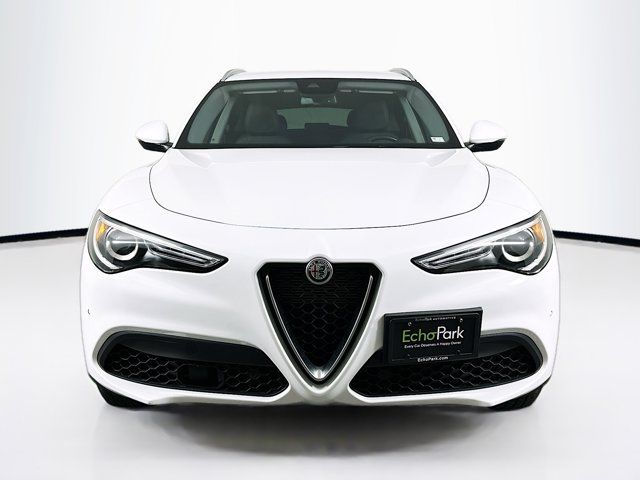 2021 Alfa Romeo Stelvio Base