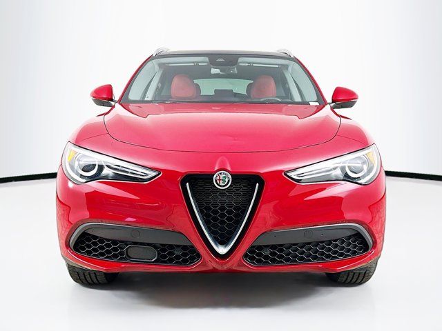 2021 Alfa Romeo Stelvio Base