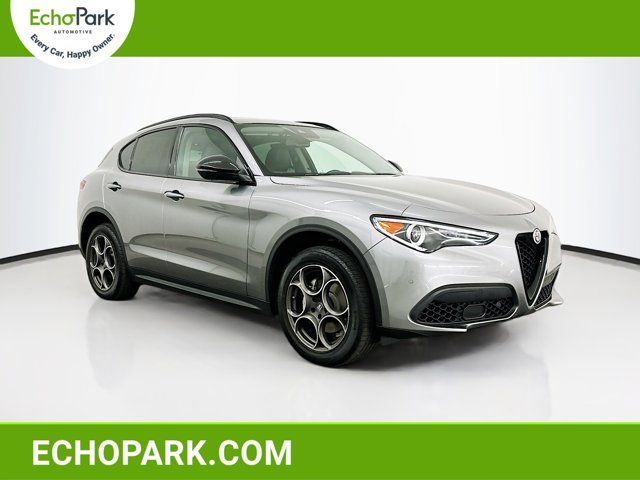 2021 Alfa Romeo Stelvio Base