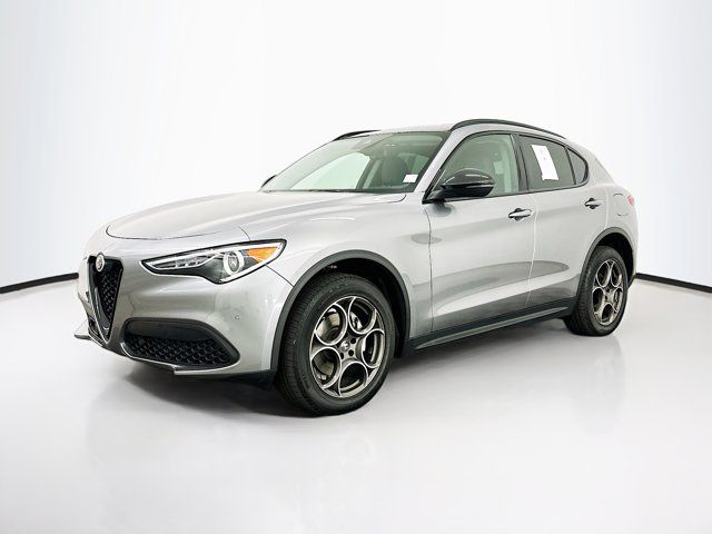 2021 Alfa Romeo Stelvio Base