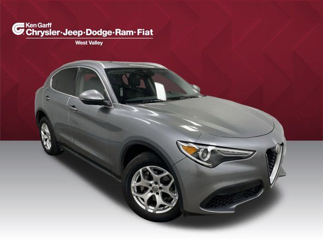 2021 Alfa Romeo Stelvio Base