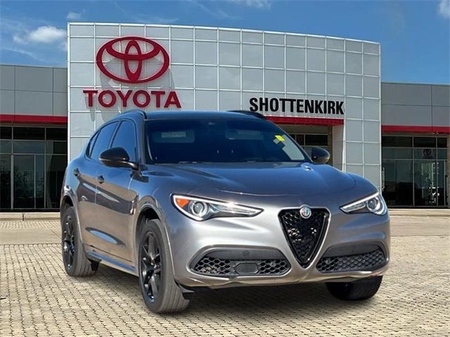 2021 Alfa Romeo Stelvio Base