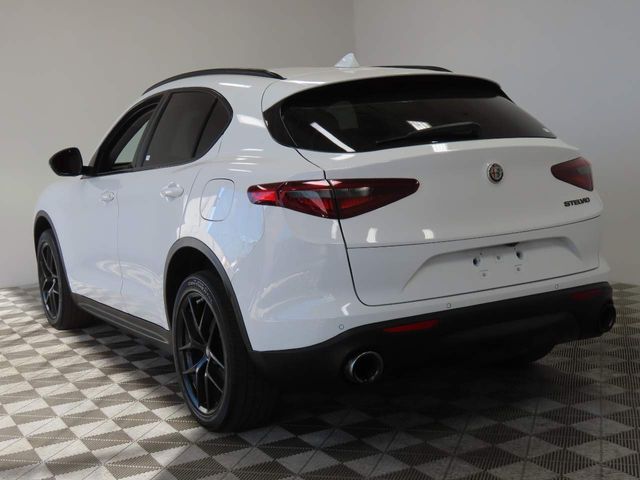 2021 Alfa Romeo Stelvio Base