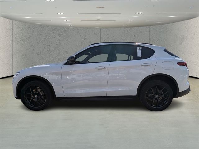 2021 Alfa Romeo Stelvio Base