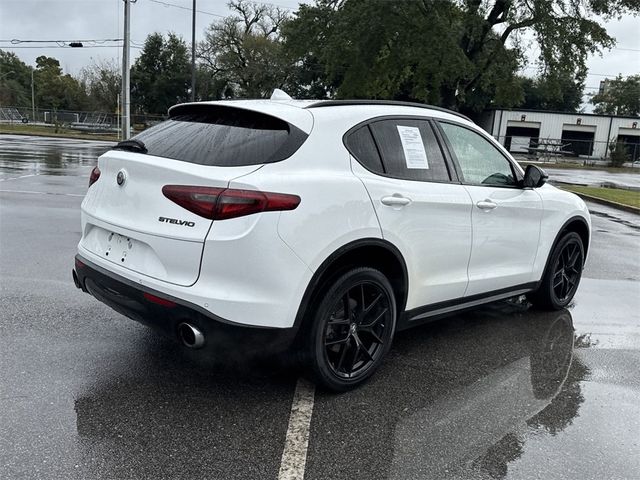 2021 Alfa Romeo Stelvio Base