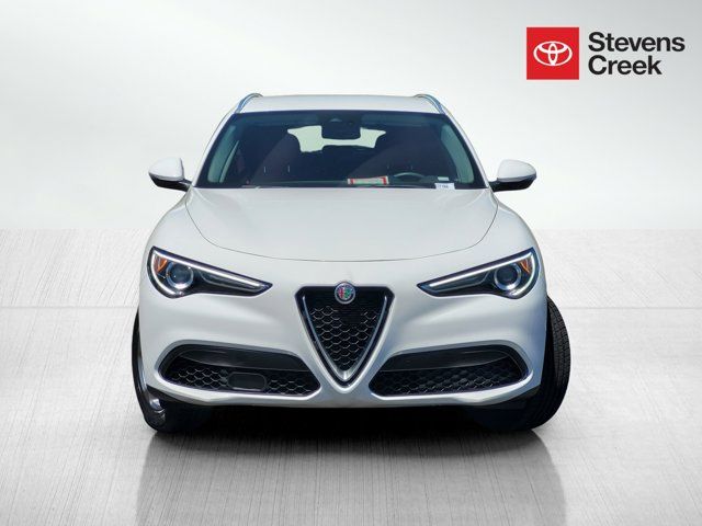 2021 Alfa Romeo Stelvio Base