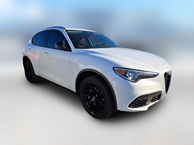 2021 Alfa Romeo Stelvio Base